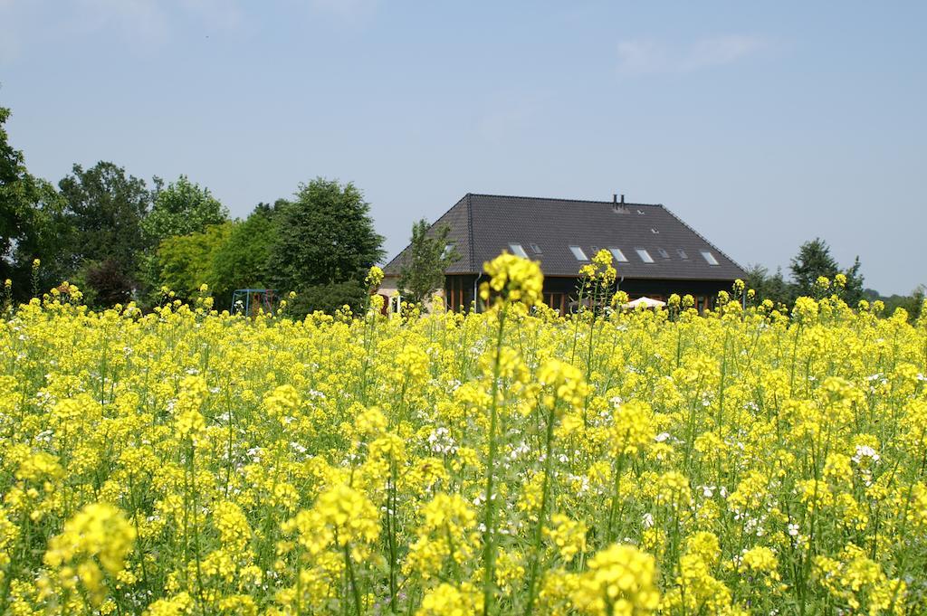 B&B De Luijenbergh Oud-Gastel Bagian luar foto