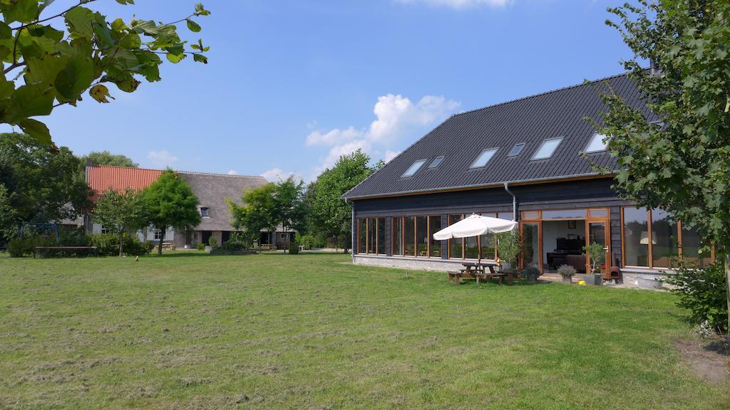 B&B De Luijenbergh Oud-Gastel Bagian luar foto
